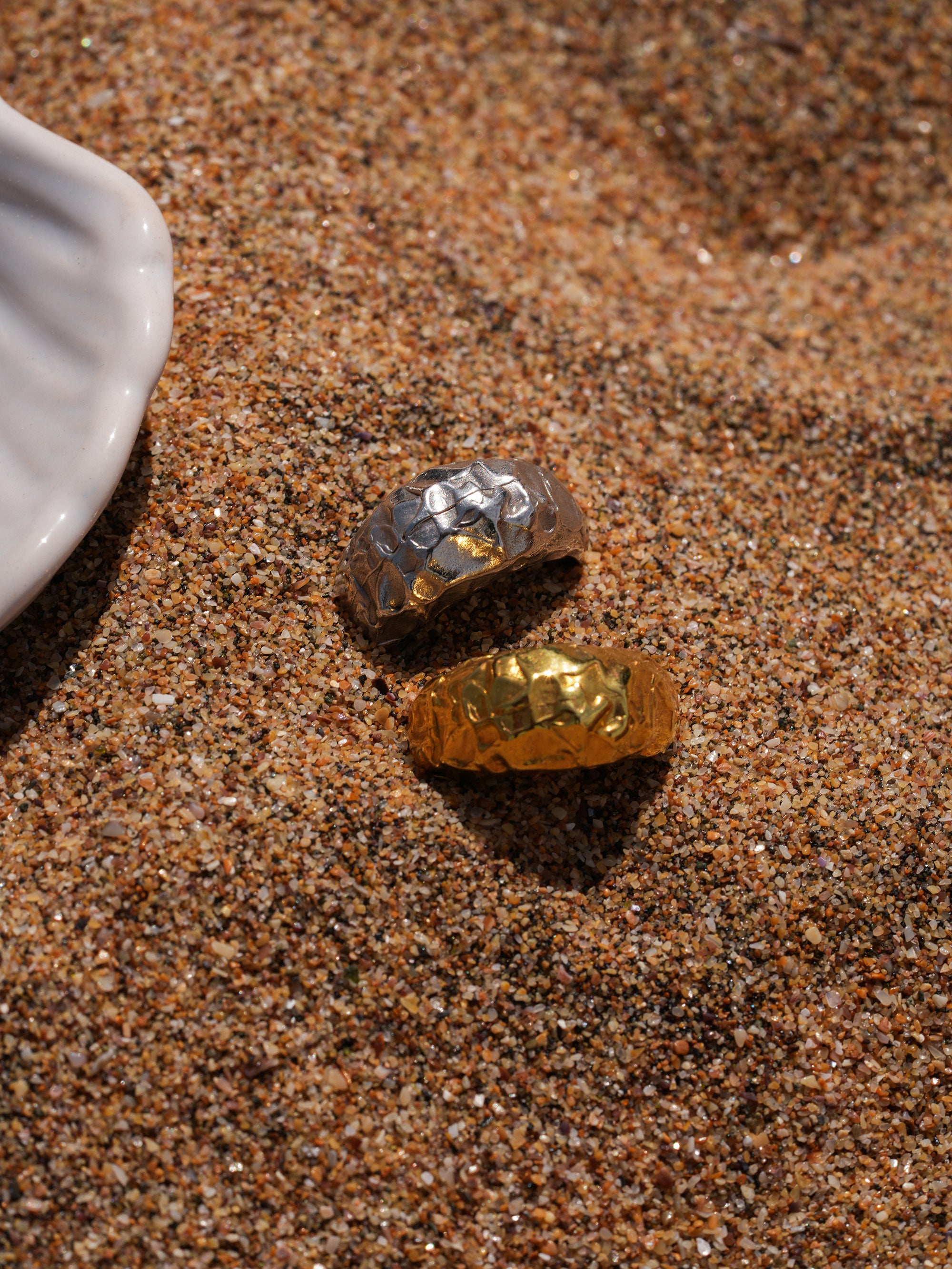 Pary Amorphous Oval Ring