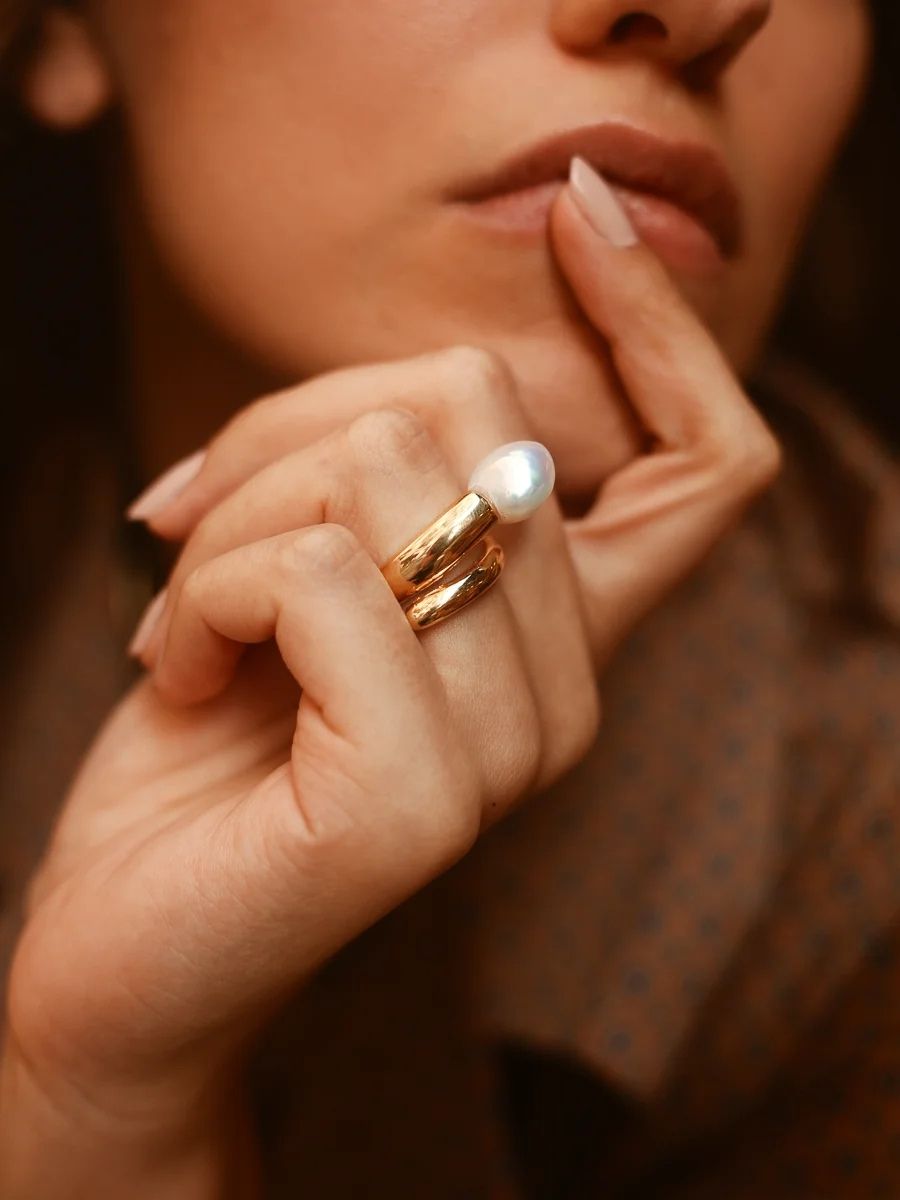 Lisa Baroque Pearl Ring