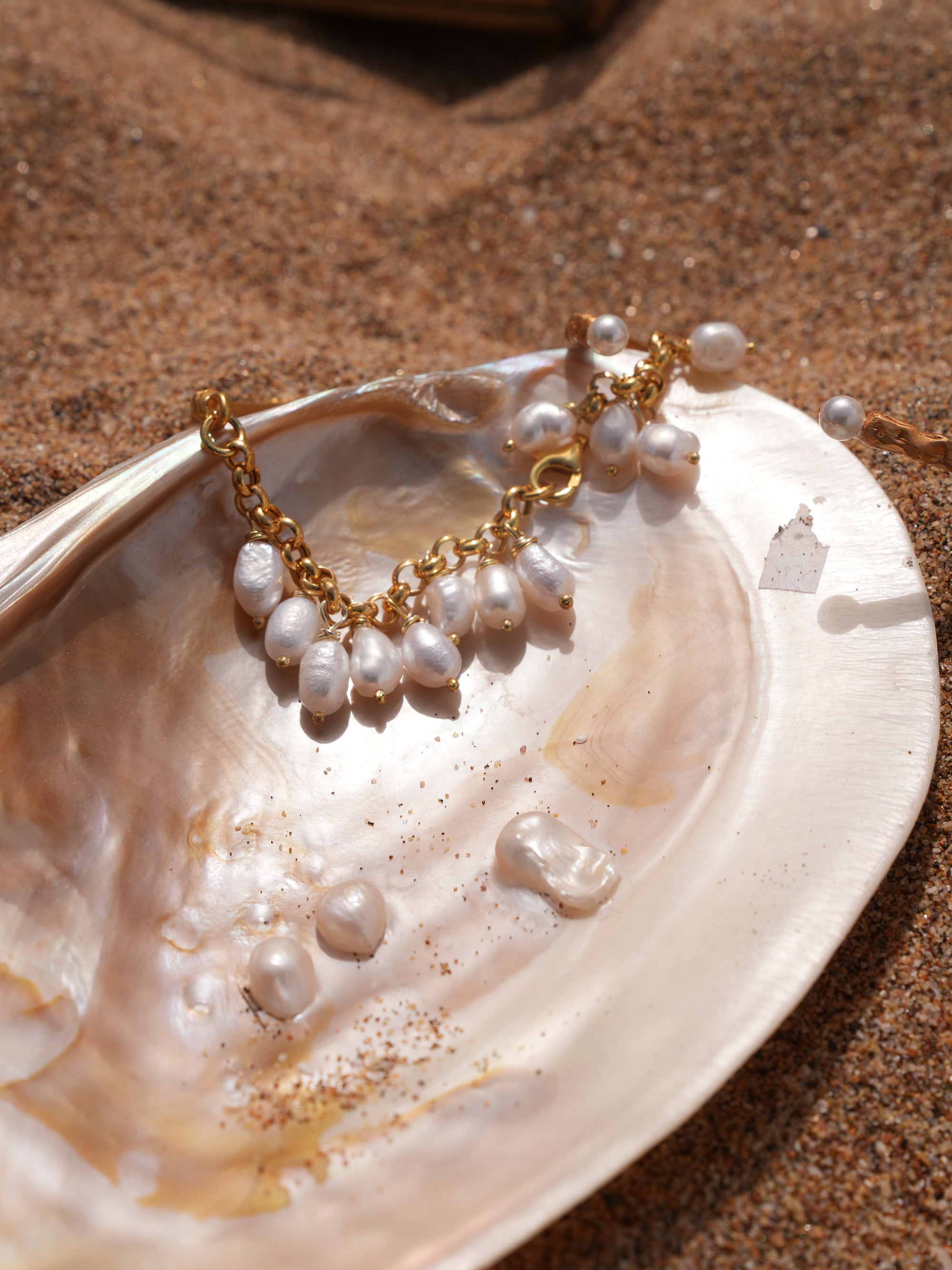 Layda Amorphous Matte Pearl Bracelet