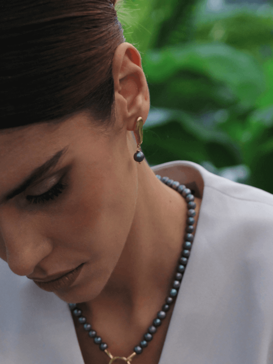 Gera Black Pearl Dangle Earrings